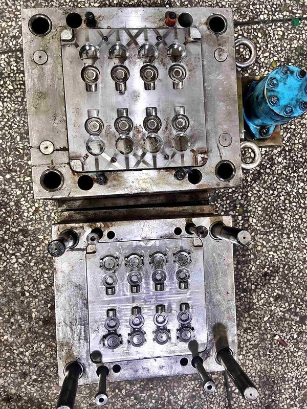 Durable Custom Injection Molding 200000-1000000 Shots Life For Refillable Household Bottle Caps