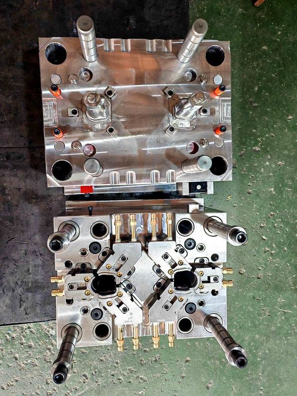 Custom Plastic Injection Mould Mechanical Product Parts Vehicle Mould For Industrial Components
